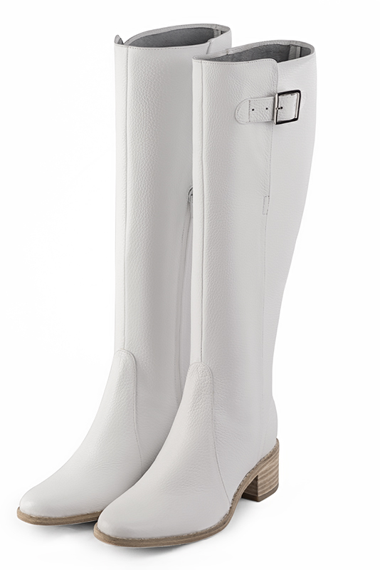 Pure white women's knee-high boots with buckles. Round toe. Low leather soles. Made to measure. Front view - Florence KOOIJMAN